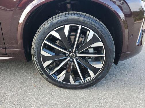 2025 Volvo XC90 B6 Ultra