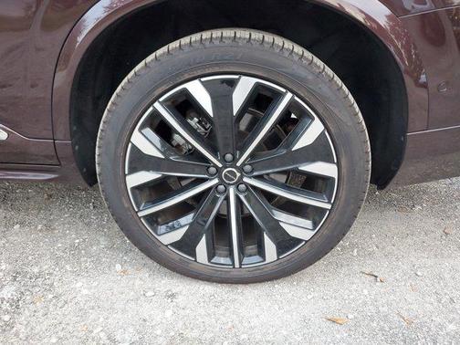 2025 Volvo XC90 B6 Ultra