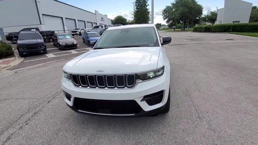2022 Jeep Grand Cherokee Laredo