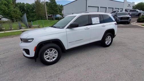 2022 Jeep Grand Cherokee Laredo