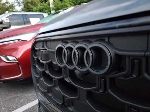 2025 Audi Q8 55 Premium Plus