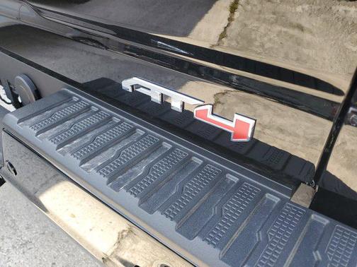 2025 GMC Sierra 2500 AT4