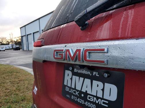 2023 GMC Acadia FWD SLT