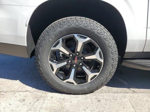 2026 GMC Yukon XL 4WD AT4