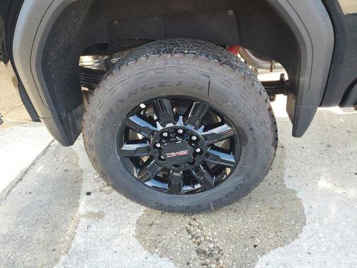 2025 GMC Sierra 2500 AT4