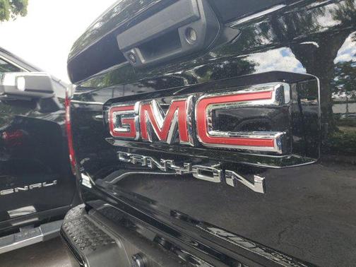 2024 GMC Canyon Base