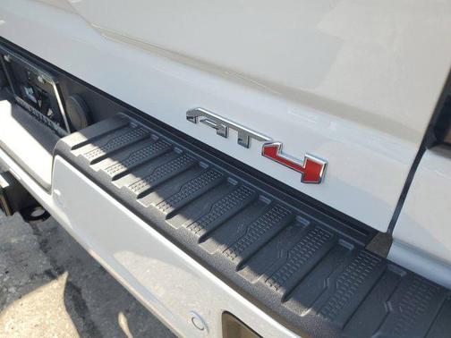 2025 GMC Sierra 2500 AT4