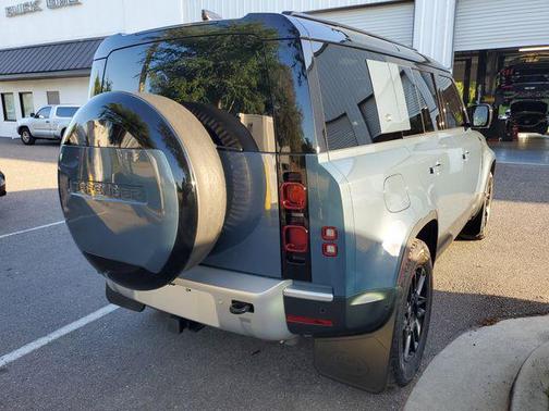 2024 Land Rover Defender 110 P300