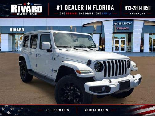 Bright White Clearcoat 2022 Jeep Wrangler Unlimited Sahara