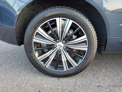 2022 Volvo XC60 B6 Inscription