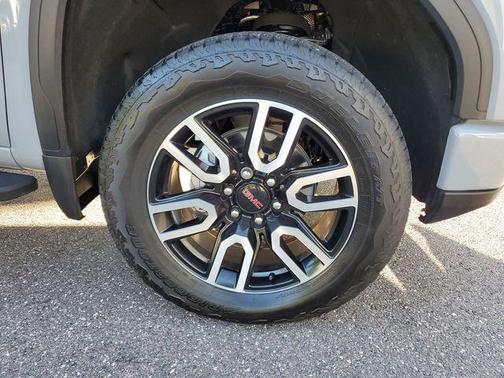Thunderstorm Gray 2025 GMC Sierra 1500 AT4