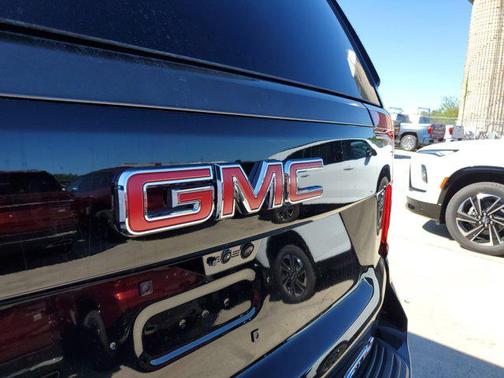 2026 GMC Yukon XL 4WD AT4 Ultimate