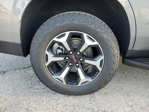 2026 GMC Yukon 4WD AT4