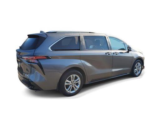 2022 Toyota Sienna Platinum 7 Passenger
