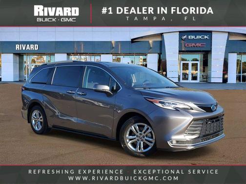 2022 Toyota Sienna Platinum 7 Passenger