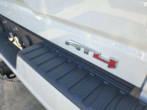 2025 GMC Sierra 2500 AT4