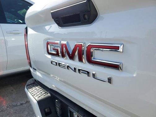 2025 GMC Canyon Denali