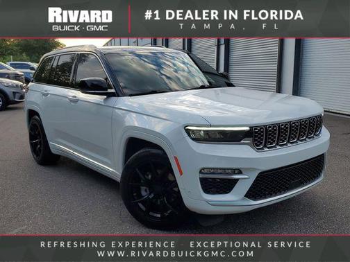 Bright White Clearcoat 2023 Jeep Grand Cherokee Summit