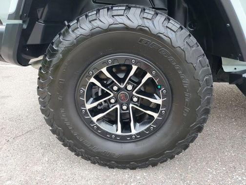 Earl Clearcoat 2024 Jeep Wrangler Rubicon