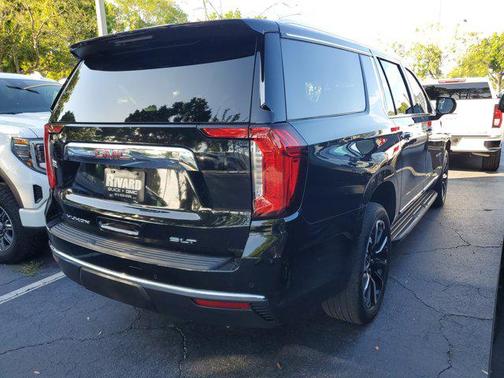 2023 GMC Yukon XL SLT