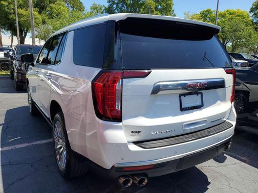 White Frost Tricoat 2023 GMC Yukon Denali