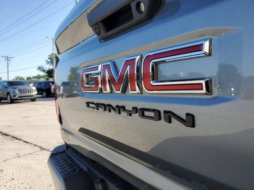 2025 GMC Canyon Base