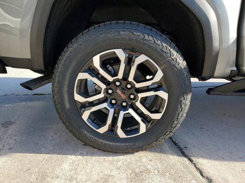 2025 GMC Canyon Base