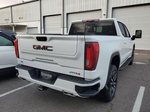 Summit White 2024 GMC Sierra 1500 AT4