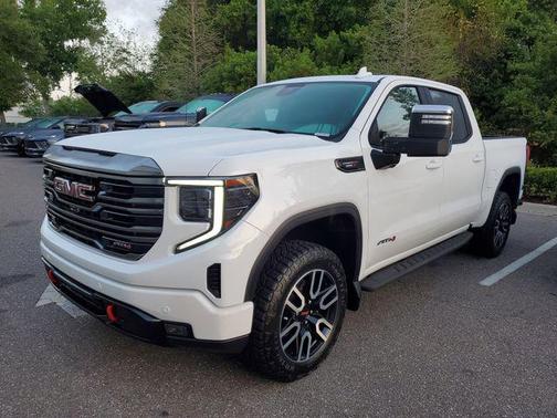 Summit White 2024 GMC Sierra 1500 AT4