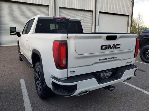 Summit White 2024 GMC Sierra 1500 AT4