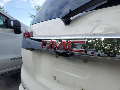 Summit White 2021 GMC Acadia Denali