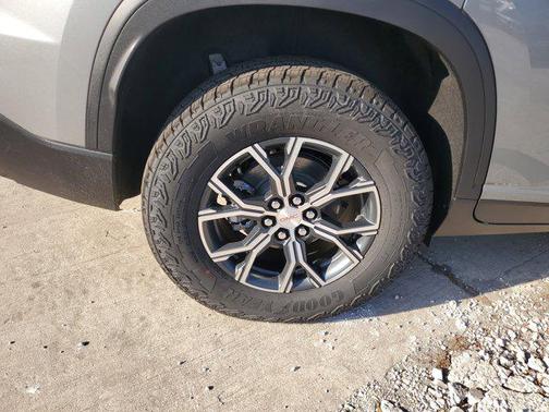 2025 GMC Acadia AWD AT4