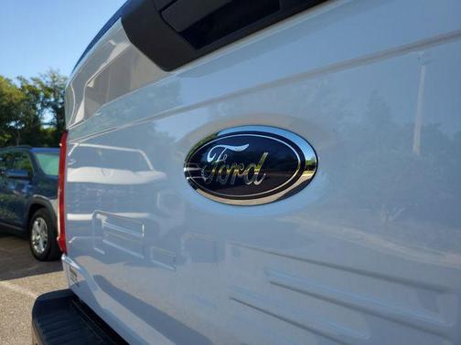 Oxford White 2022 Ford F-150 XL
