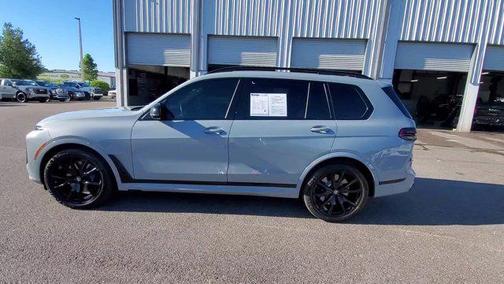 2024 BMW X7 M60i