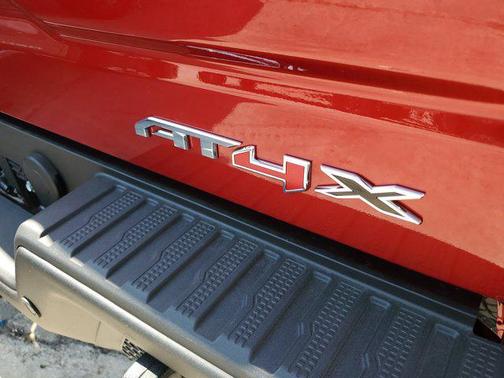 2025 GMC Sierra 1500 AT4X