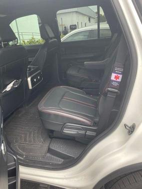 White Metallic 2023 Ford Expedition Limited