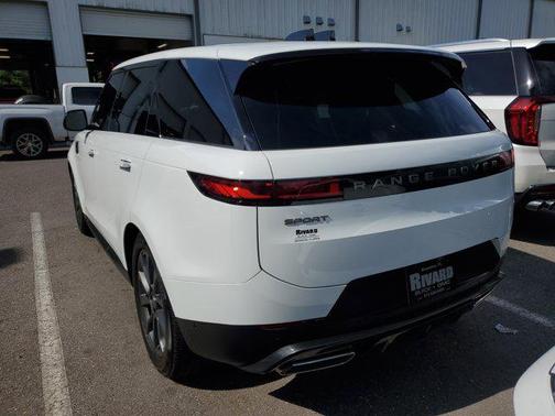 2025 Land Rover Range Rover Sport SE