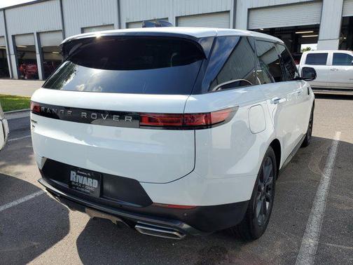 2025 Land Rover Range Rover Sport SE