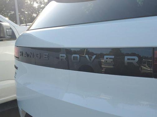 2025 Land Rover Range Rover Sport SE