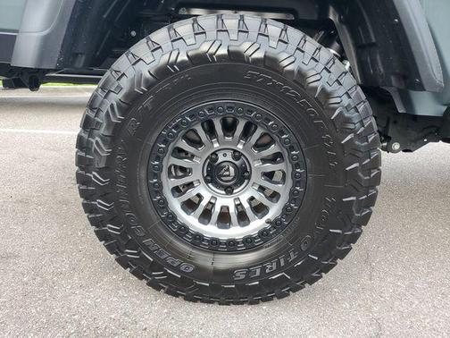Anvil Clearcoat 2025 Jeep Gladiator Mojave 4x4