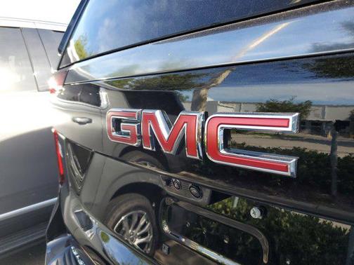 2025 GMC Yukon 4WD AT4