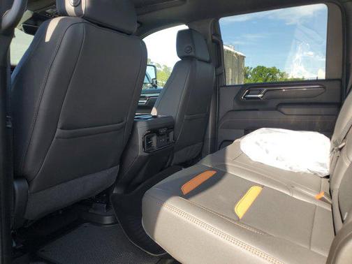 2025 GMC Sierra 2500 AT4