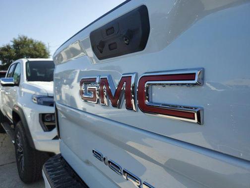 2025 GMC Sierra 2500 AT4