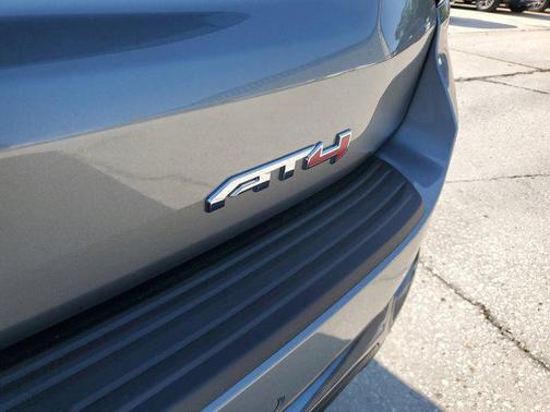 2025 GMC Yukon 4WD AT4