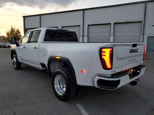 2024 GMC Sierra 3500 Denali