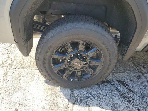2025 GMC Sierra 2500 AT4