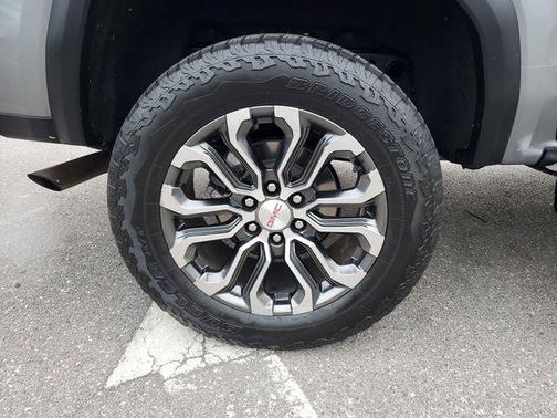 2024 GMC Canyon Denali