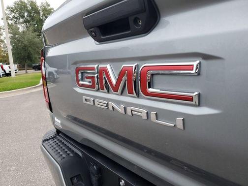 2024 GMC Canyon Denali