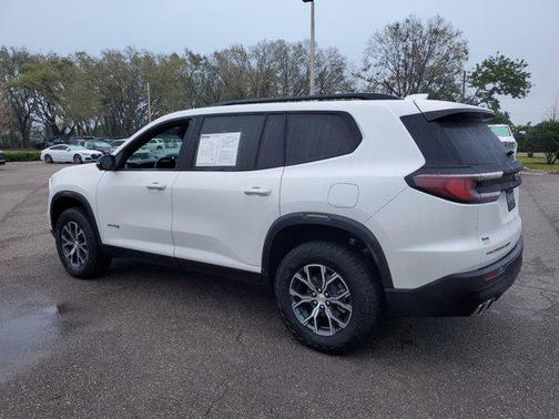 2024 GMC Acadia AWD AT4