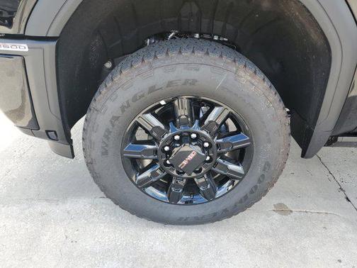 2025 GMC Sierra 2500 AT4
